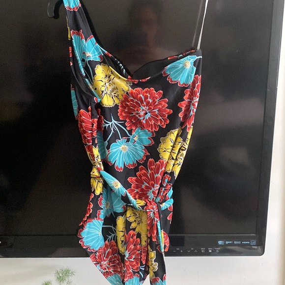 Jones New York Off the Shoulder Swimsuit - Picture 2 of 6